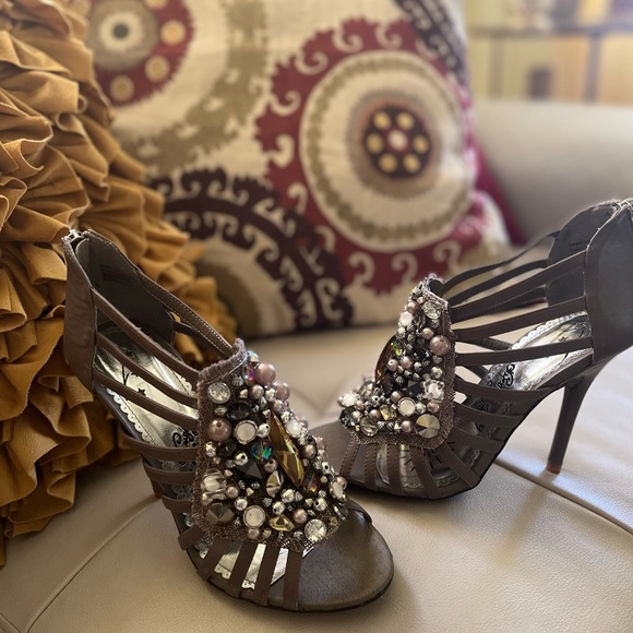 Beautiful heels - Picture 3 of 5